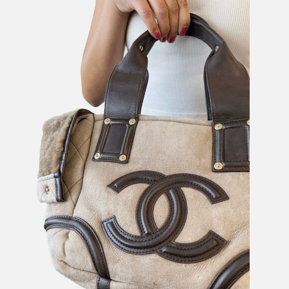 CHANEL Vintage CC Big Logo Tote Bag Boa Black Gold Suede Rank AB [102539] - Picture 4 of 13